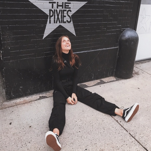 Welcome to our closet✨ - Picture 10 of 10